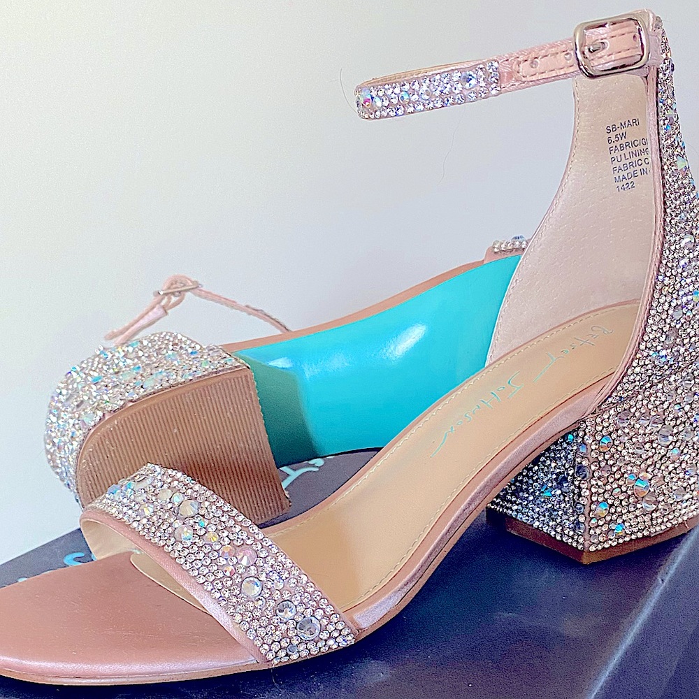 Betsy Johnson SB-Mari Champage 6.5W rhinestone-embellished block heel sandal